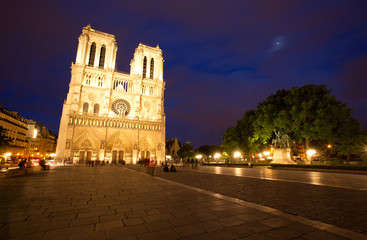 Wall Mural - Notre Dame de Paris at Dusk, France