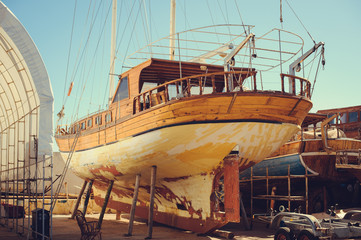 repair of wooden boats and yachts, dry-dock