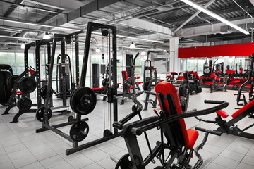 weight lifting machines in gym