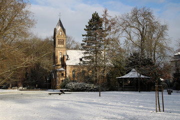 Eine Klosterkapelle im Winter