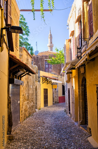 Naklejka na szafę Narrow street in Rhodes town, Greece