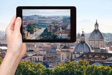 Poster - tourist photographs coliseum and roman forums