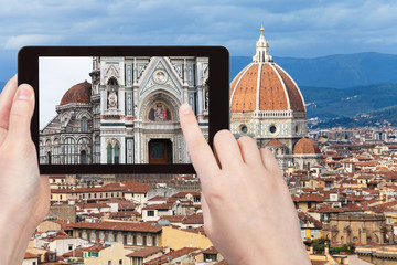 Poster - tourist photographs walls of Duomo in Florence