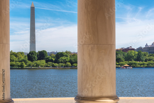 Washington monument from Jefferson Memorial in Washington DC. Tableau sur Toile