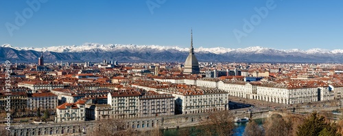 Cuadros en Lienzo Winter panorama of Turin (Piedmont, Italy), with the Mole Antonelliana, Vittorio