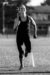 Female running on cross competition