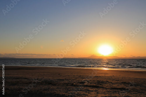 鹿児島県鹿屋市 高須海岸からの夕日 Adobe Stock でこのストック画像を購入して 類似の画像をさらに検索 Adobe Stock 鹿児島県鹿屋市 高須海岸からの夕日 Adobe Stock でこのストック画像を購入して 類似の画像をさらに検索 Adobe Stock