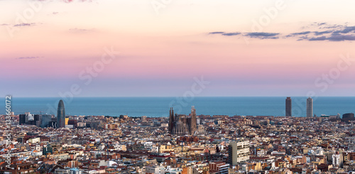 Plakat Sagrada Familia i panorama widok Barcelona miasto, Hiszpania