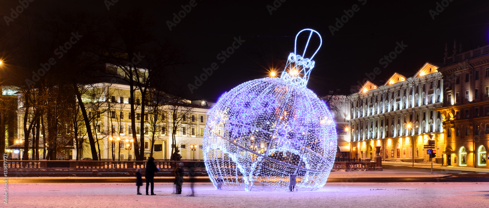 Obraz na płótnie Holiday decorations in the city of Minsk, Christmas, October Square, Minsk, Belarus, in January 2017, w salonie
