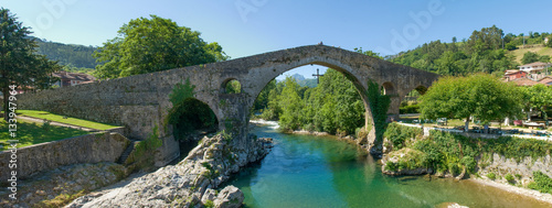 Fotografia  Roman bridge of Cangas de Onis