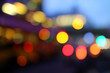 © philipk76 - Verschwommene Autolichter bei Nacht / Bokeh / abstrakt