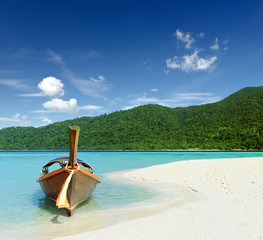 Poster - Clear water and blue sky. Lipe island, Thailand