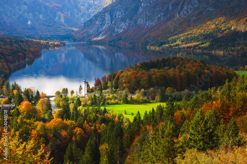 widok-na-jezioro-bohinj-w-alpach