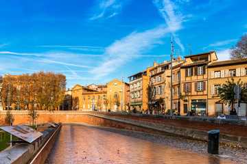 Wall Mural - Place de la Daurade à Toulouse en Midi-Pyrénées, Occitanie en France