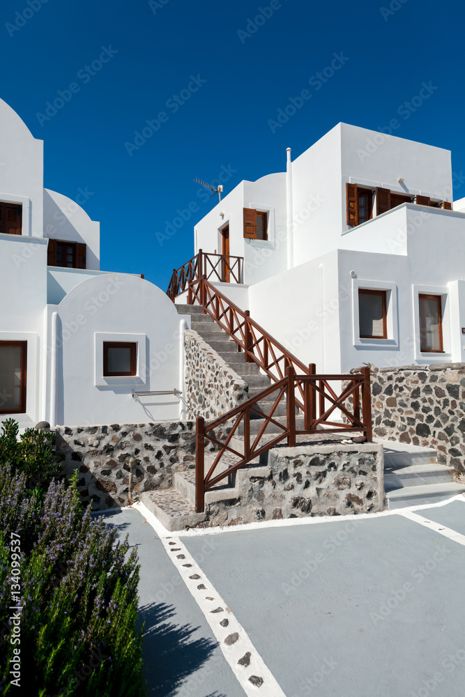 Santorini, Grecja, Oia - Luksusowy Resort z basenami i widokiem na morze   - obrazy, fototapety, plakaty 