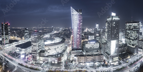 Zdjęcie XXL Warszawa, Polska Październik 2016: Warszawa miasto z drapaczami chmur przy nocą