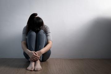 Wall Mural - depression woman sit on floor