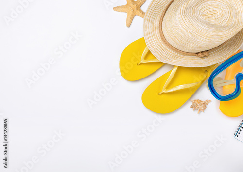 Fotografía Beach accessories on white background, vacation and travel items