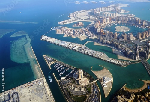 Fényképezés Aerial view of the The Pearl Qatar, a new neighborhood in Doha built on an artif