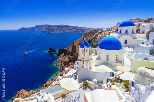 Fotomural Beautiful Oia town on Santorini island, Greece