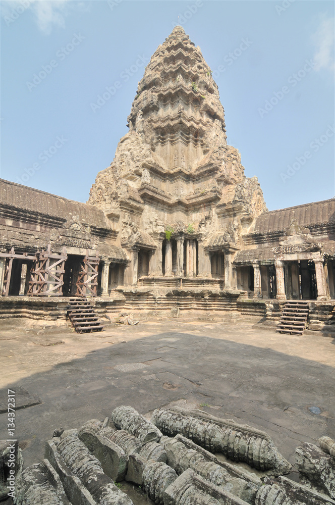Angkor Wat - Khmer  temple complex in Cambodia

 - obrazy, fototapety, plakaty 