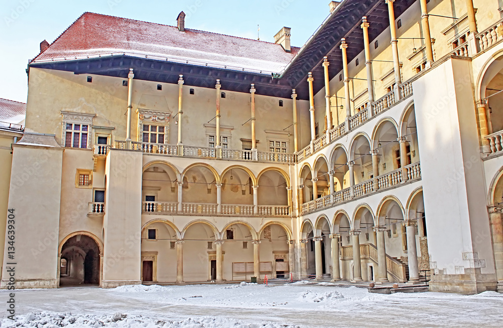 Obraz na płótnie Yard of famous Wawel castle in Krakow, Poland w salonie