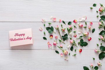 Poster - Valentine day background, heart card and flowers on white wood