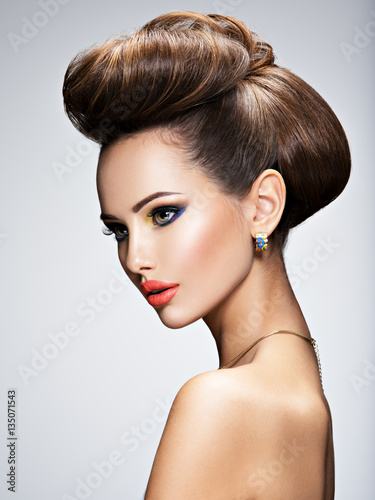 Plakat na zamówienie Beautiful woman with style hairstyle