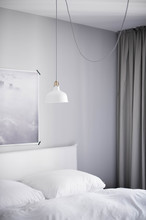Minimalistisch Eingerichtetes Schlafzimmer Mit Wolken Poster
