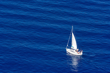 Fototapete - Segelyacht im Mittelmeer