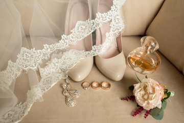 Bridal accessories for wedding day