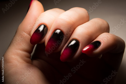 Dark Red Nails Design Kaufen Sie Dieses Foto Und Finden