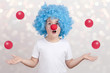 © esthermm - niño divertido en carnaval