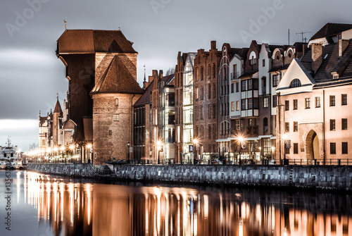 Plakat Gdańsk stary Żuraw i rzeka o zachodzie słońca