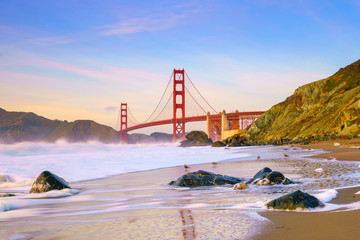 Fototapete - Golden Gate Bridge in San Francisco, California