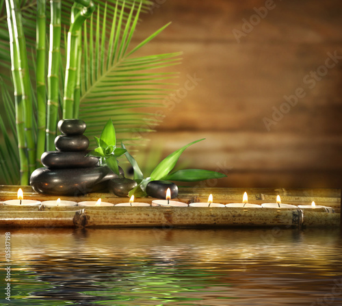 Foto-Kissen - Beautiful spa composition with reflection on water surface (von Africa Studio)