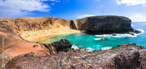 plaza-papagayo-najslynniejsza-rajska-plaza-na-lanzarote