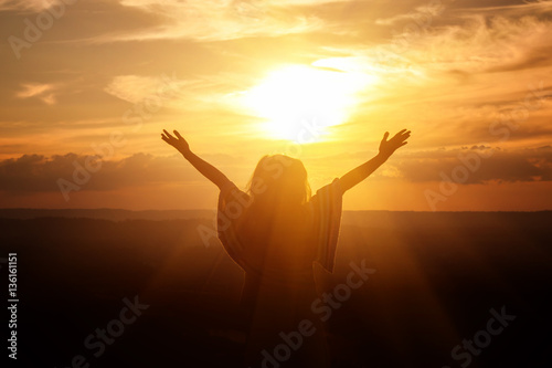 Women Thank God on the mountain Poster Mural XXL