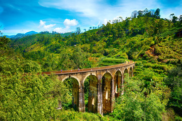  The nine arch railroad bridge in Demodara, Sri Lanka