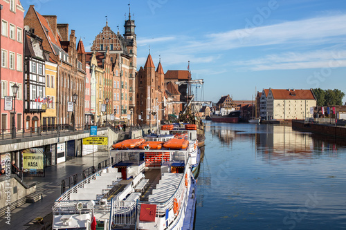 Photo Gdansk, Danzig, the old medieval city in Poland on a sunny day.