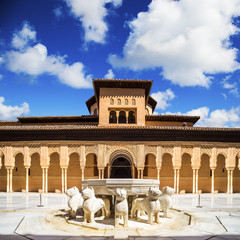 Fototapete - Famous Lion Fountain - Alhambra Palace, Granada (Andalusia), Spa