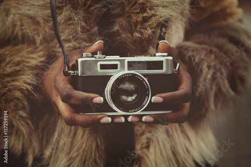 Femme Noire Africaine Avec Appareil Photos Vintage Buy This Stock Photo And Explore Similar Images At Adobe Stock Adobe Stock