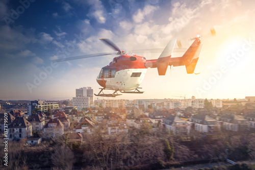 Zdjęcie XXL Helikopter nad miastem