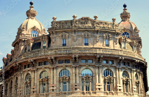 Palazzo della Nova Borsa Valori auf der Piazza de Ferrari in Genua Poster