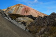 Vulkan Brennisteinsalda als Berg mit buntem Gestein bei Landmannalaugar, Island