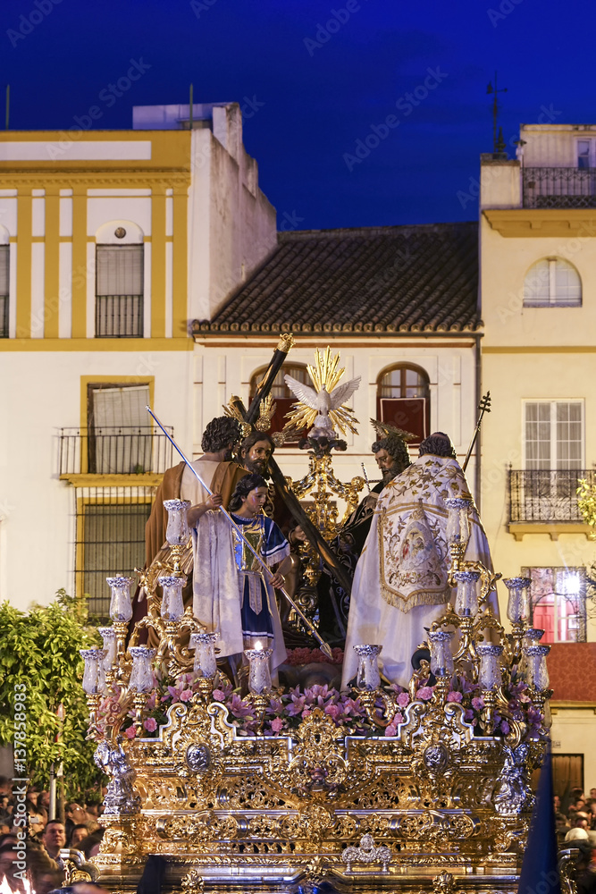 hermandad-de-la-trinidad-misterio-del-decreto-semana-santa-de-sevilla