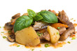 Stufato di carne di suino, funghi, patate e carote