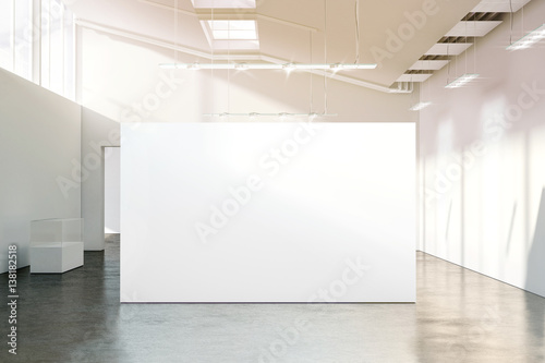 Fotomural Blank white wall mockup in sunny modern empty museum, 3d rendering