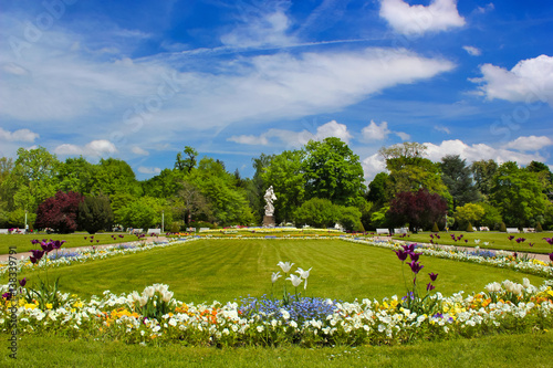 Grosser Garten Dresden Im Fruhling Kaufen Sie Dieses Foto Und