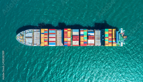 Fotomural container ship in import export and business logistic